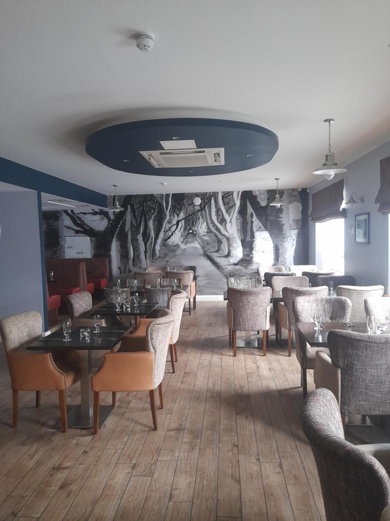 Armoy The Armada Bar And Restaurant Bed & Breakfast エクステリア 写真